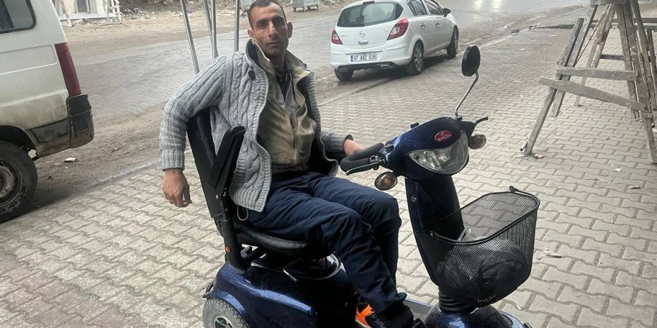 15 Yıl Değnekle Gezen Vatandaş Akülü Arabasına Kavuştu