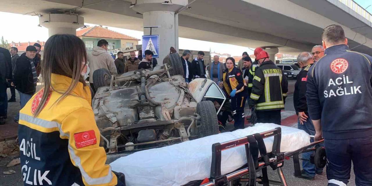 Karaman’da Çarpışan Otomobillerden Biri Takla Attı: 3 Yaralı