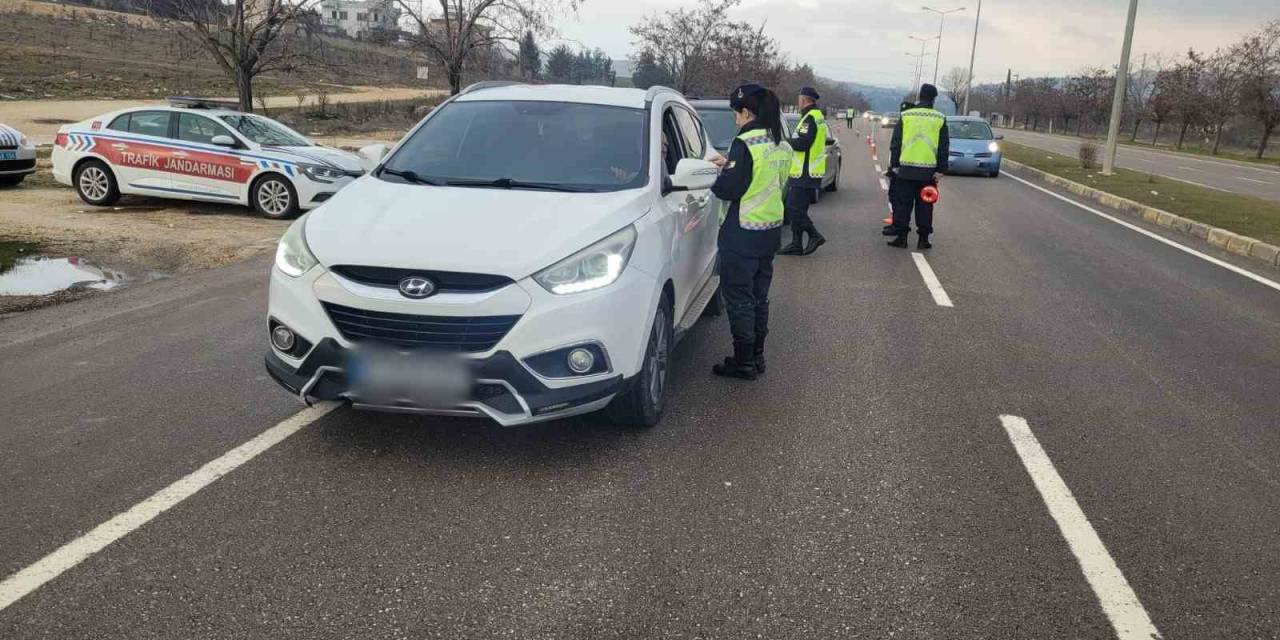 Gaziantep’te Çakar Lamba Kullanan Araçlara Denetim