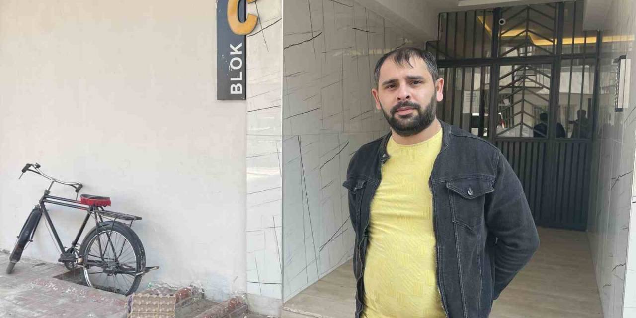 Katları Tek Tek Dolaşarak Beğendiği Ayakkabıları Çalan Kadın, Güvenlik Kameralarına Yakalandı