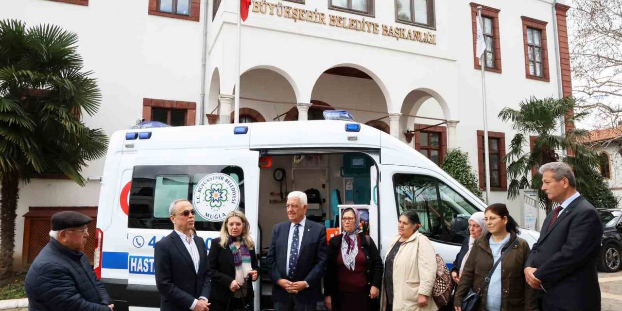 Merhum Özbay Ailesinden Büyükşehir’e Hasta Nakil Ambulans Bağışı