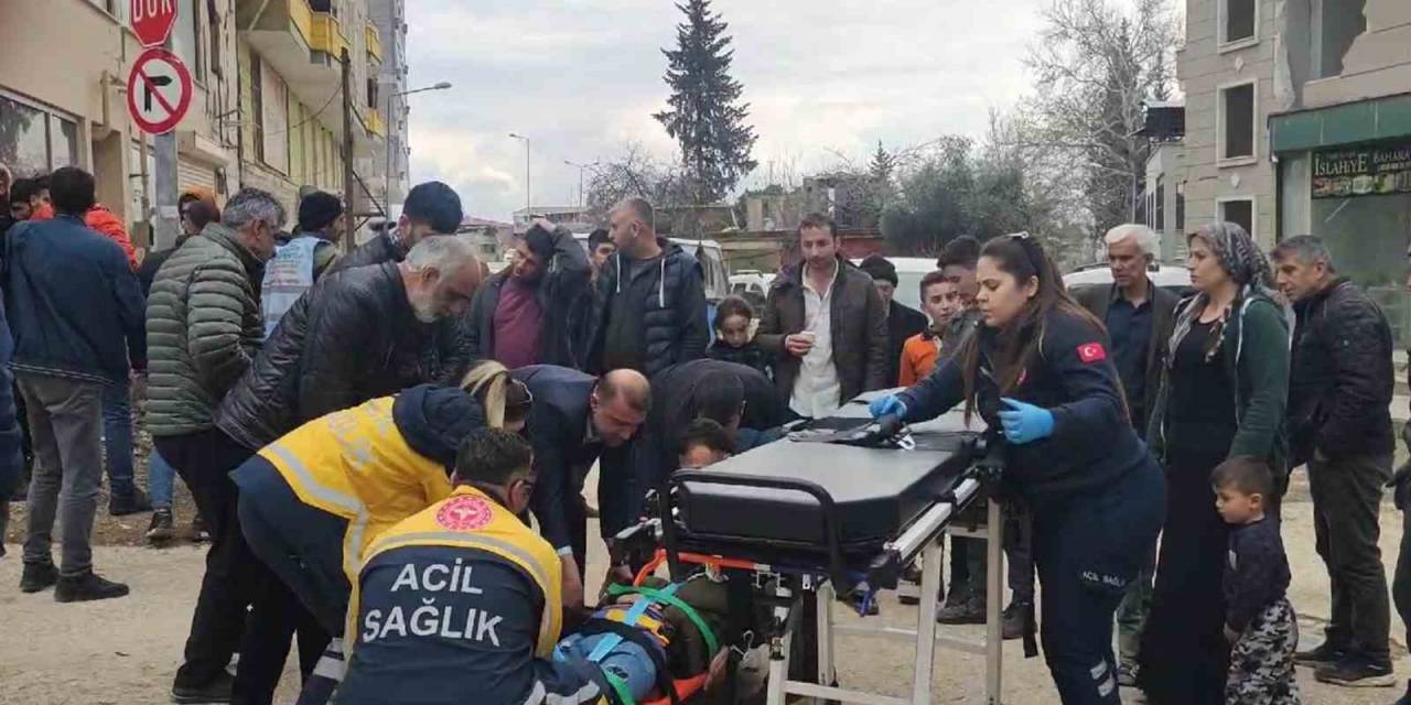 Gaziantep’te Motosiklet İle Otomobil Çarpıştı: 1 Yaralı