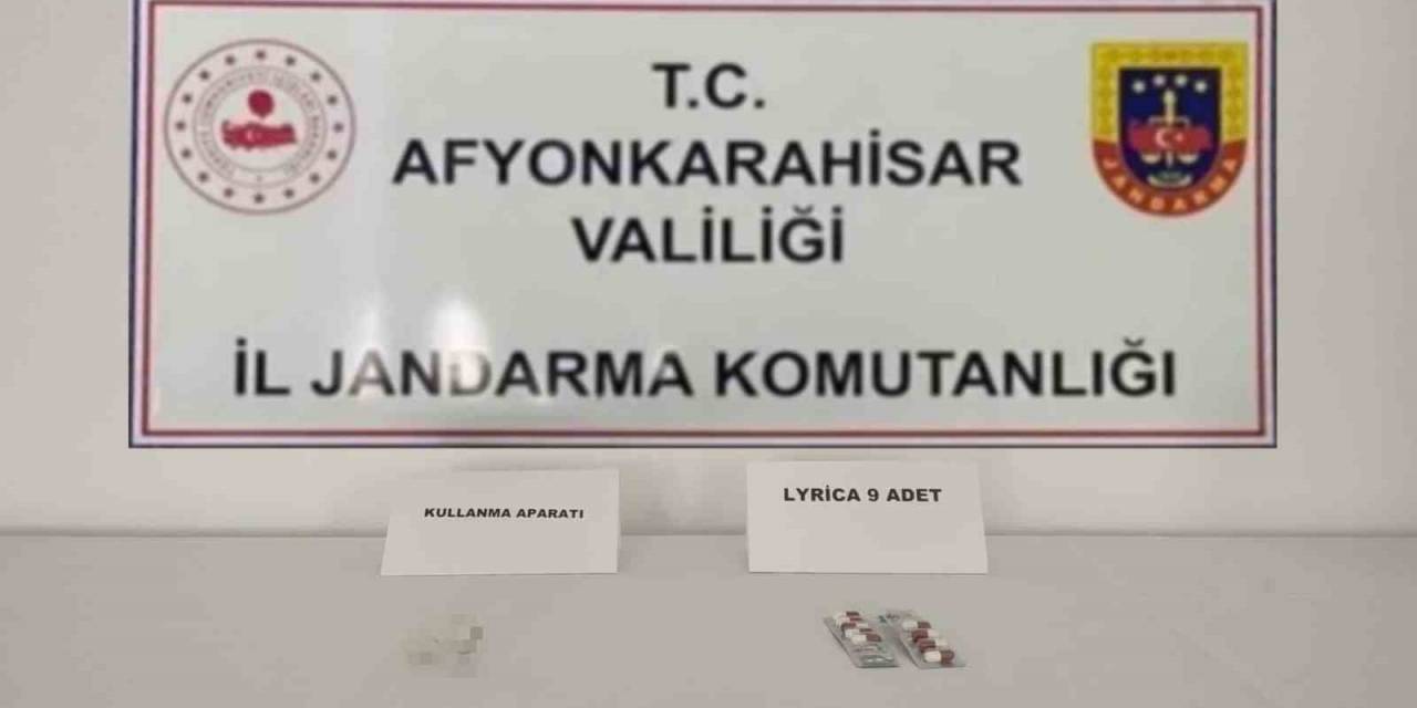 Uşak’tan Afyonkarahisar’a Uyuşturucu Getiren Zehir Tacirleri Yakalandı