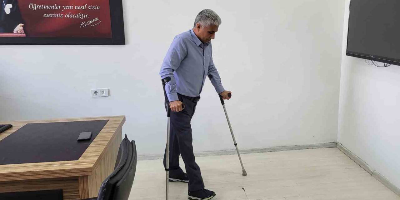 Eğitim Aşkı Ve Kitap Onu Hayata Bağladı