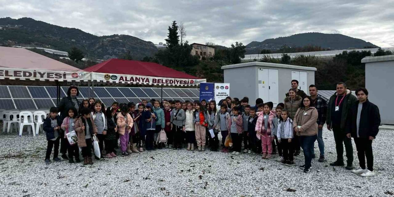 Öğrenciler Yenilenebilir Enerji Hakkında Bilgilendirildi