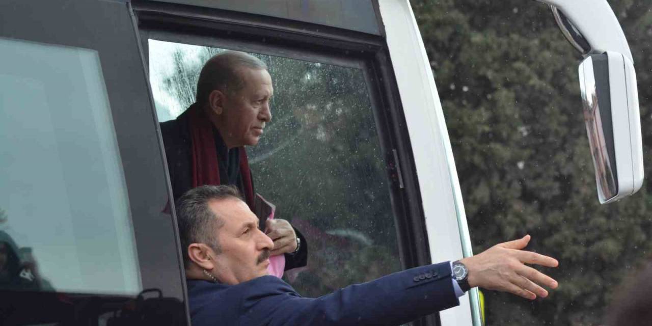 Cumhurbaşkanı Erdoğan’a Balıkesir’de Sıcak Karşılama