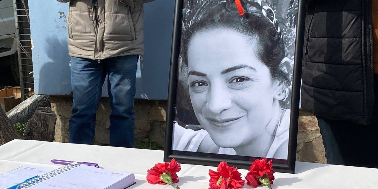 Ayvalık’ta Vefat Eden Dr. Ceyda Elveren Aşık İçin Anma Töreni