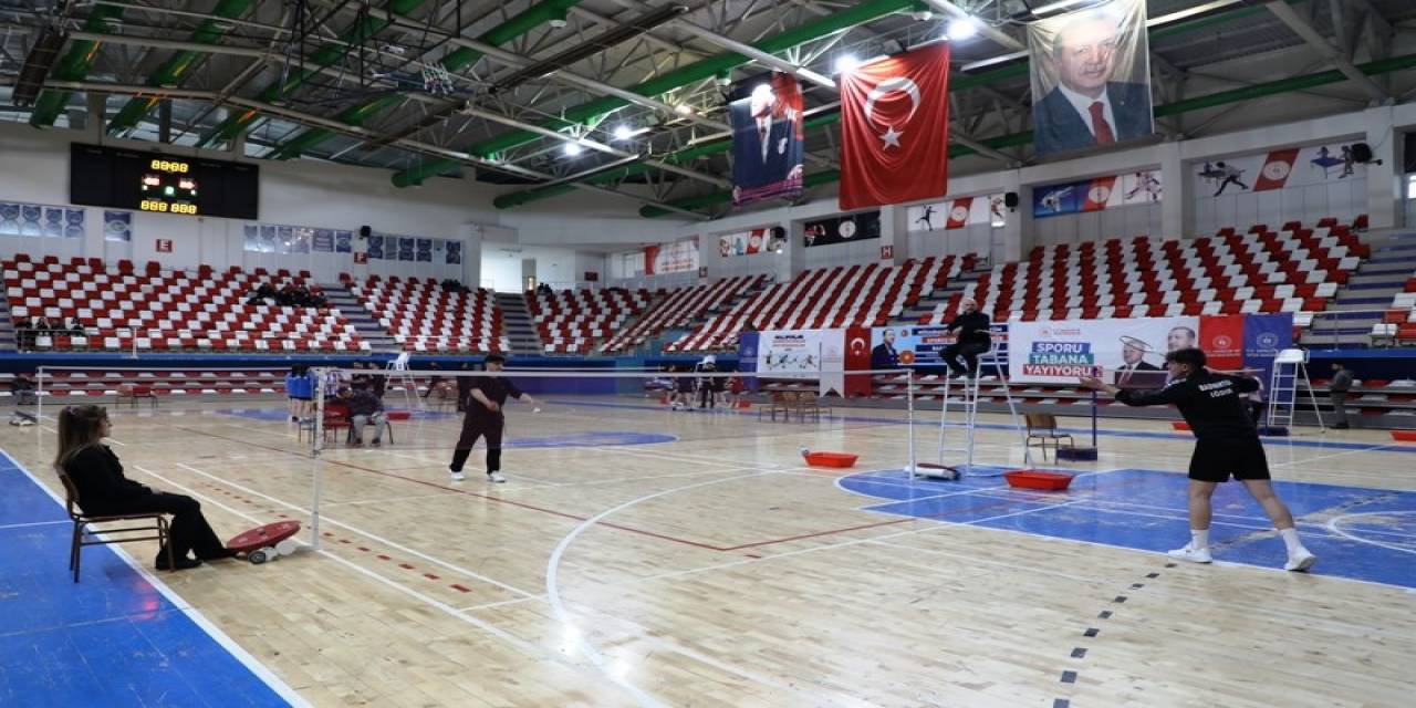 Ağrı’da Gençler Badminton Grup Müsabakaları Başladı