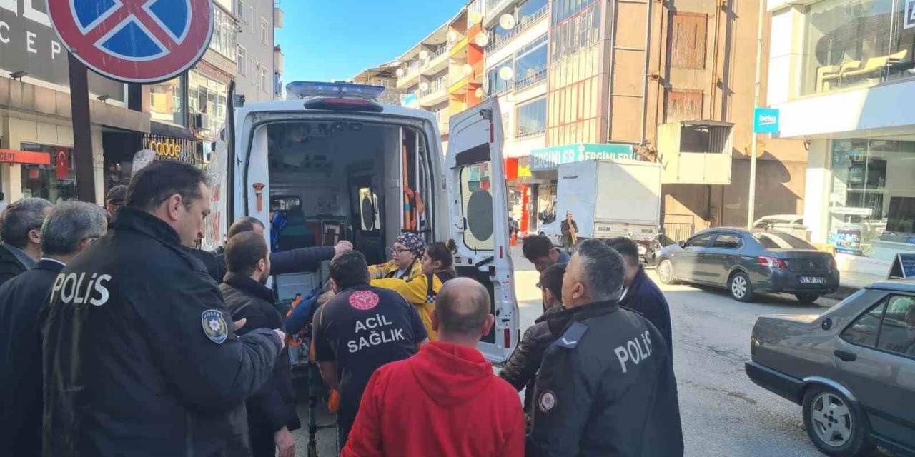 Tartıştığı Husumetlisin Sokak Ortasında Bıçakladı