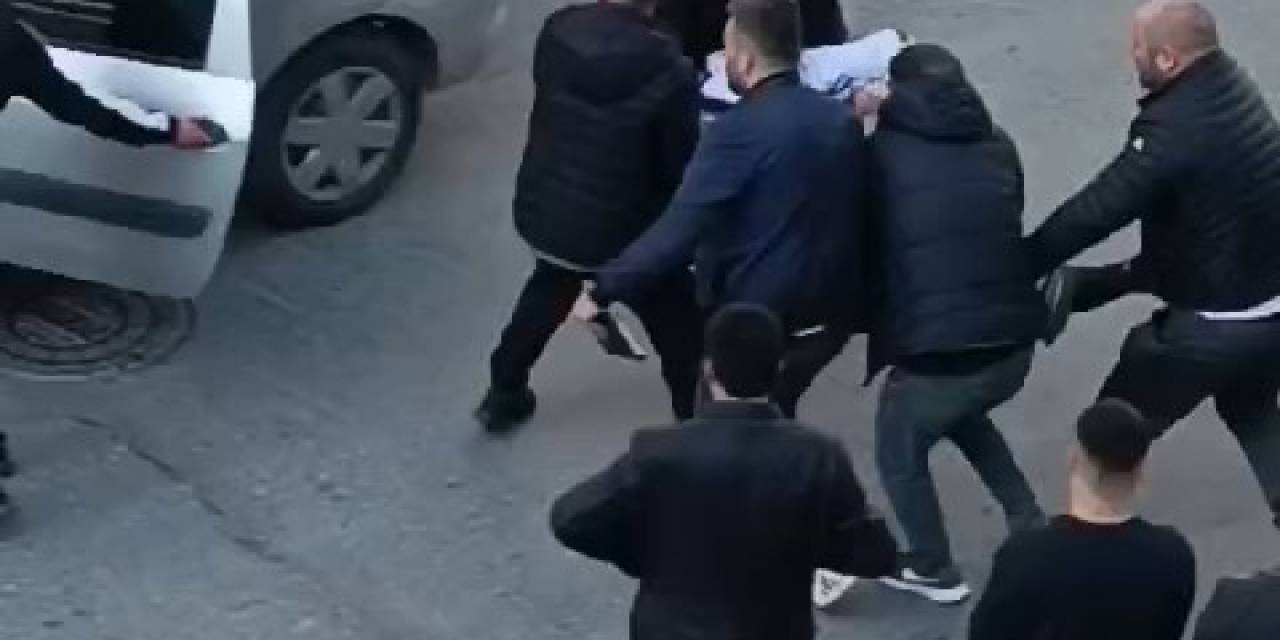 Arnavutköy’de Sokakta Gördüğü Husumetlisine Kurşun Yağdırdı