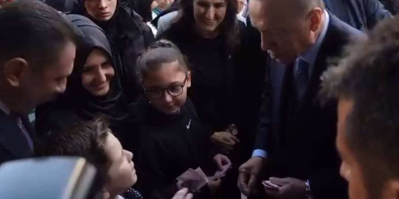 Cumhurbaşkanı Erdoğan’ın Sarp Ve Rümeysa İle İlgi Çeken Diyaloğu