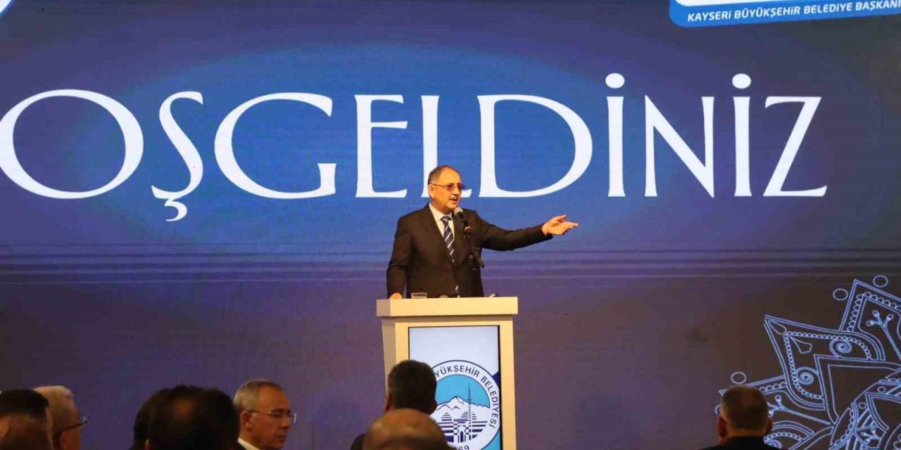 Bakan Özhaseki: "Deprem Bölgelerinde 110 Bin Kişilik Bir İşçi Ordusu Var"