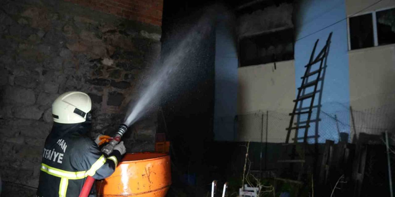 Kırıkkale’de Yanan Ev Kullanılamaz Hale Geldi