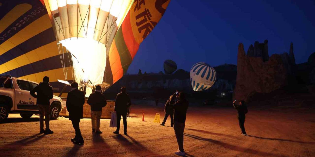 Kapadokya’da Balonlar ’savaşa Hayır’ Pankartları İle Havalandı