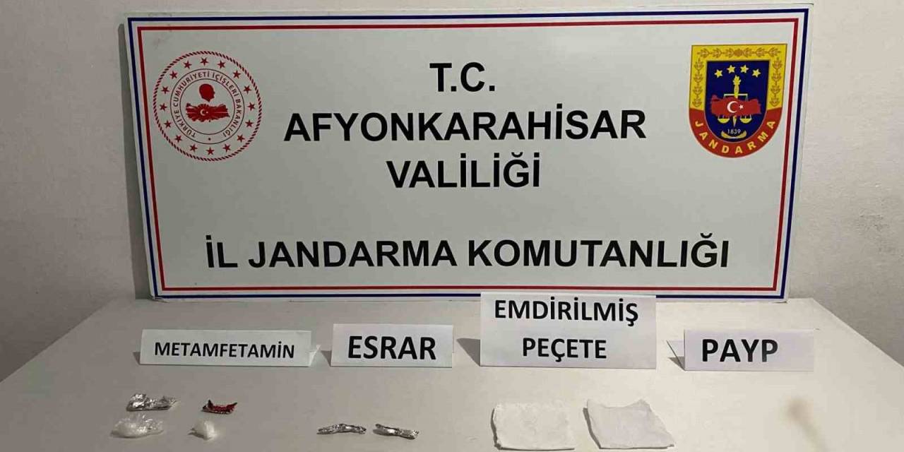 Uyuşturucu Ticareti Yaptığı İddia Edilen 2 Şahsı Jandarma Yakaladı