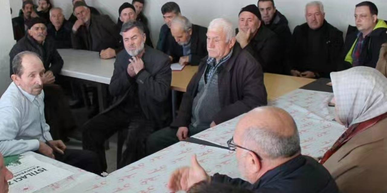 Çiftçilerin Ayağına Giderek Bilgilendiriyorlar