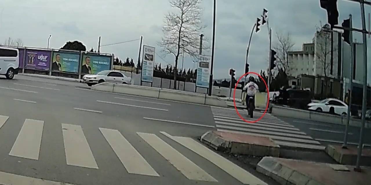 Minibüsün Çarptığı Motosikletli Metrelerce Savruldu