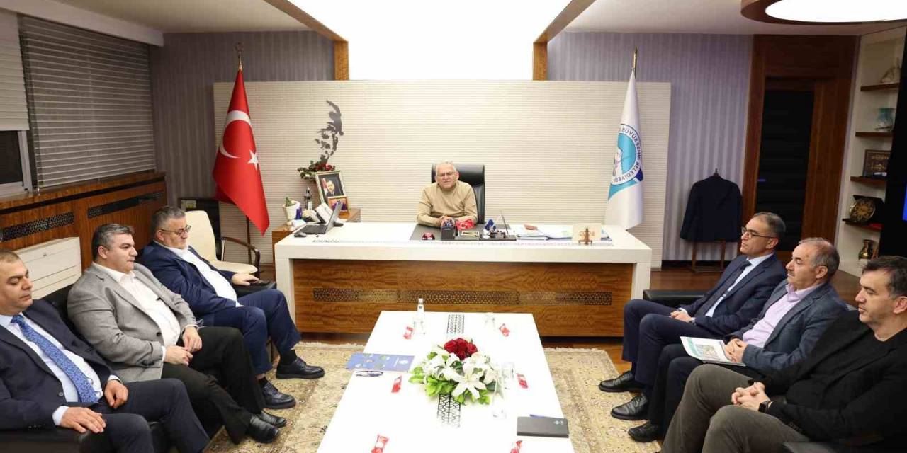 Başkan Büyükkılıç’tan Kurmayları İle Bir Gece Mesaisi Daha