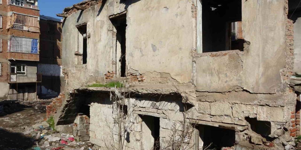 Metruk Eve Kanlı Beze Sarılı Halde Terk Edilen Bebeği Bulan Şahıs Konuştu