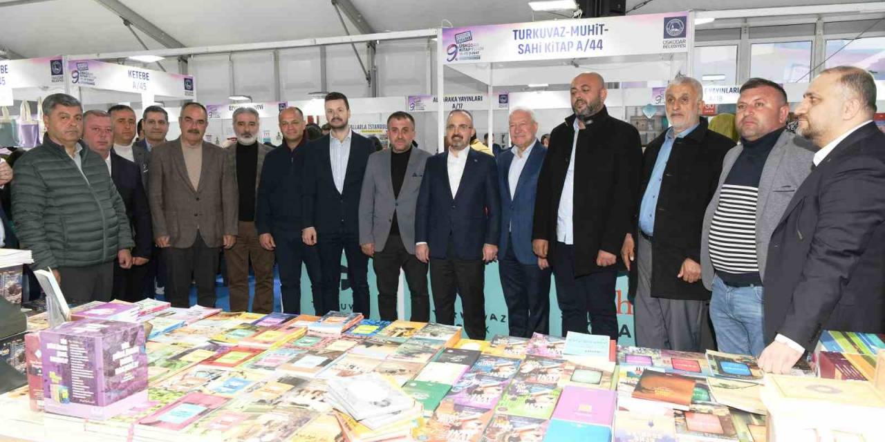 Lapseki Belediye Başkanı Eyüp Yılmaz, Bakan Yardımcısı Turan’ın İmza Gününe Katıldı