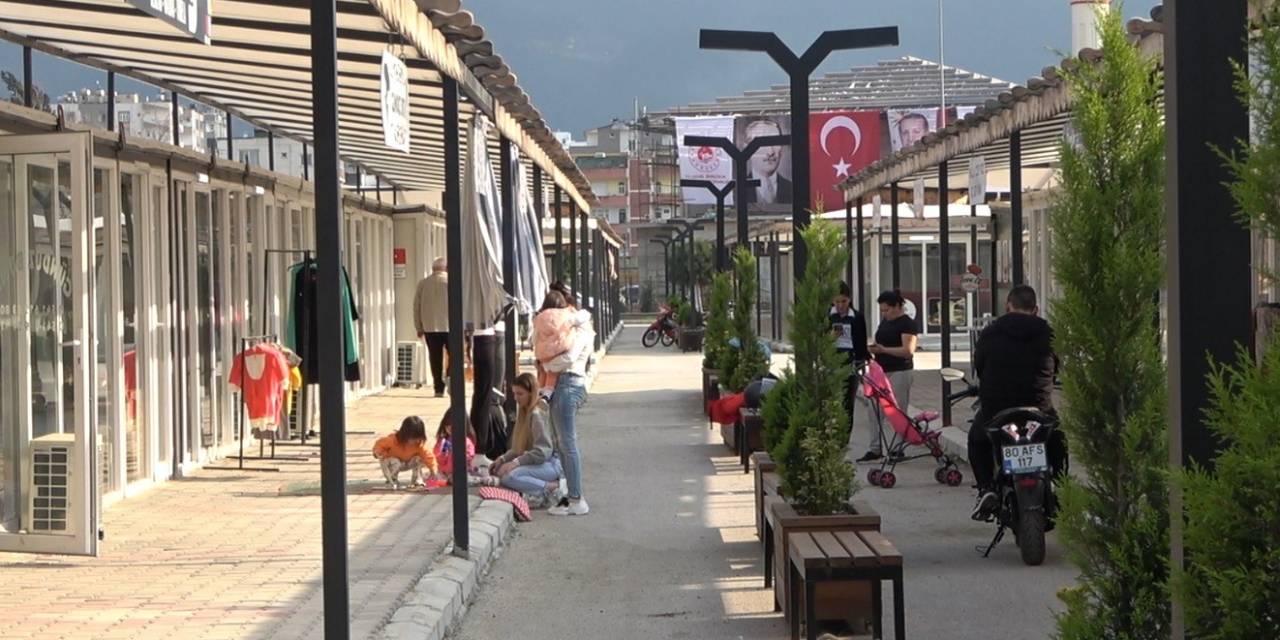 Depremzede Esnafın Umudu Konteyner Çarşı Oldu