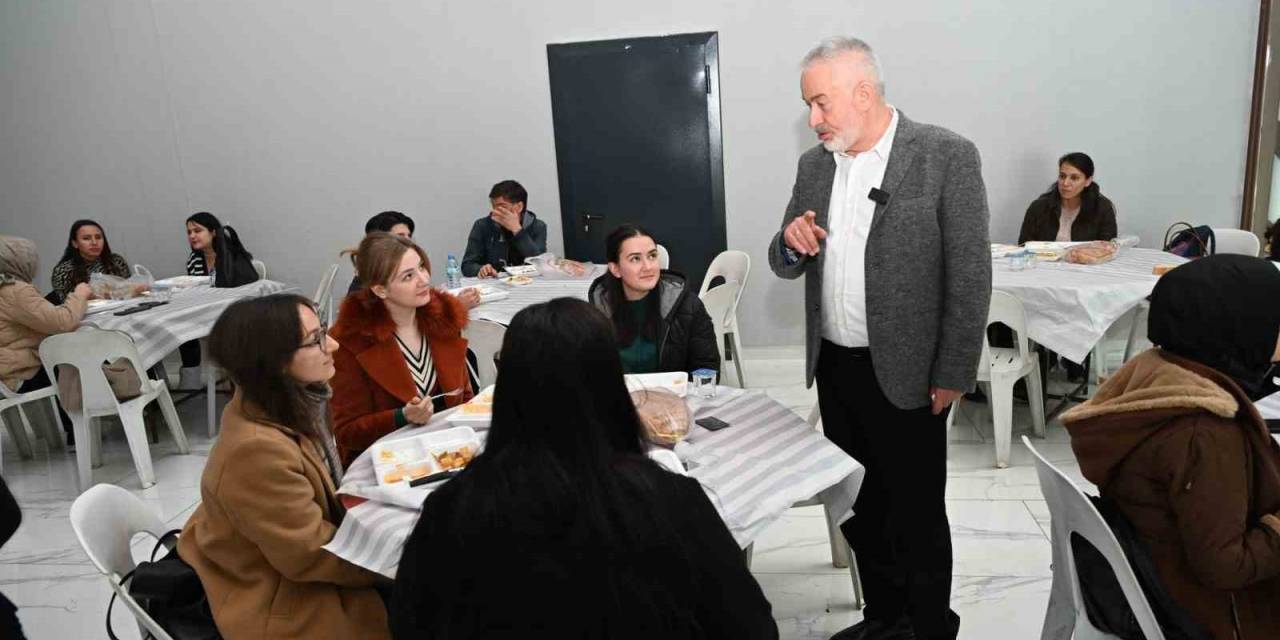 Isparta’da Gençler, İnternet Erişimine Ücretsiz Ve Sınırsız Ulaşabilecek