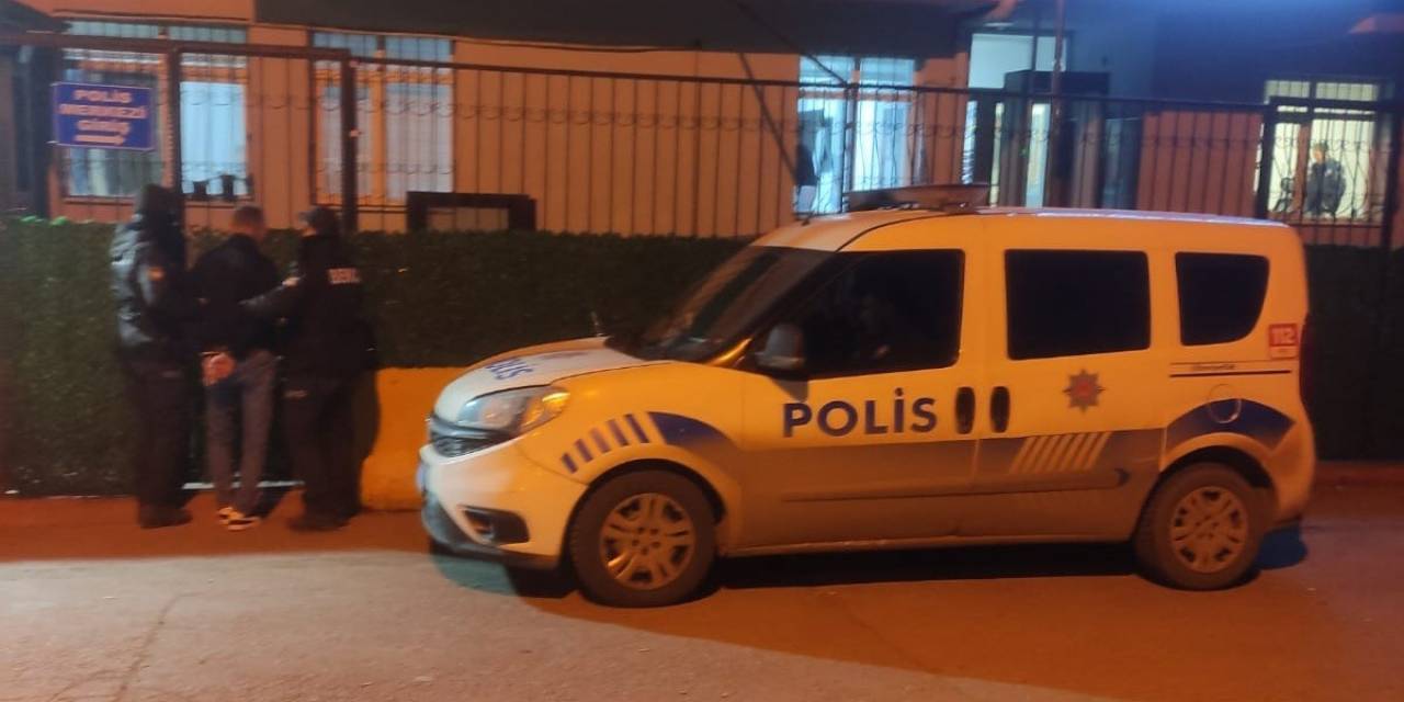 Polis 12 Yıl 11 Ay Hapis Cezası Bulunan Şahsı Kurye Kılığına Girerek Yakaladı