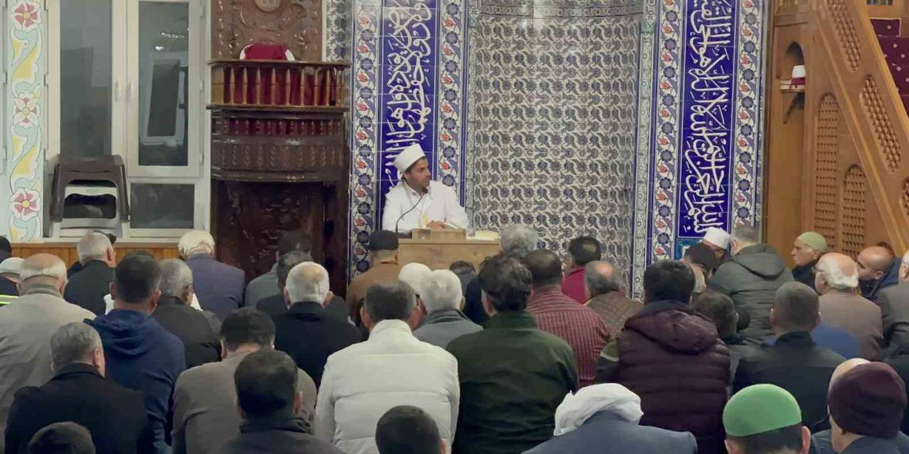 Depremin Vurduğu Osmaniye’de Berat Kandili Dualarla İdrak Edildi