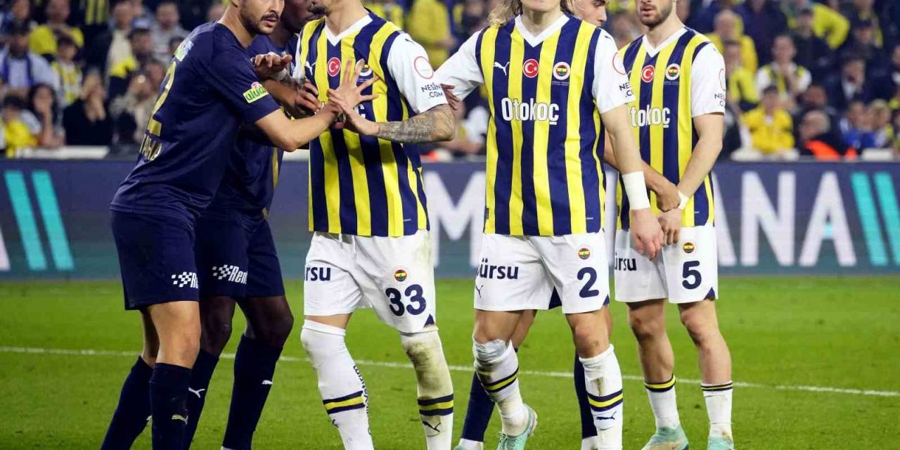 Trendyol Süper Lig: Fenerbahçe: 2 - Kasımpaşa: 1 (Maç Sonucu)