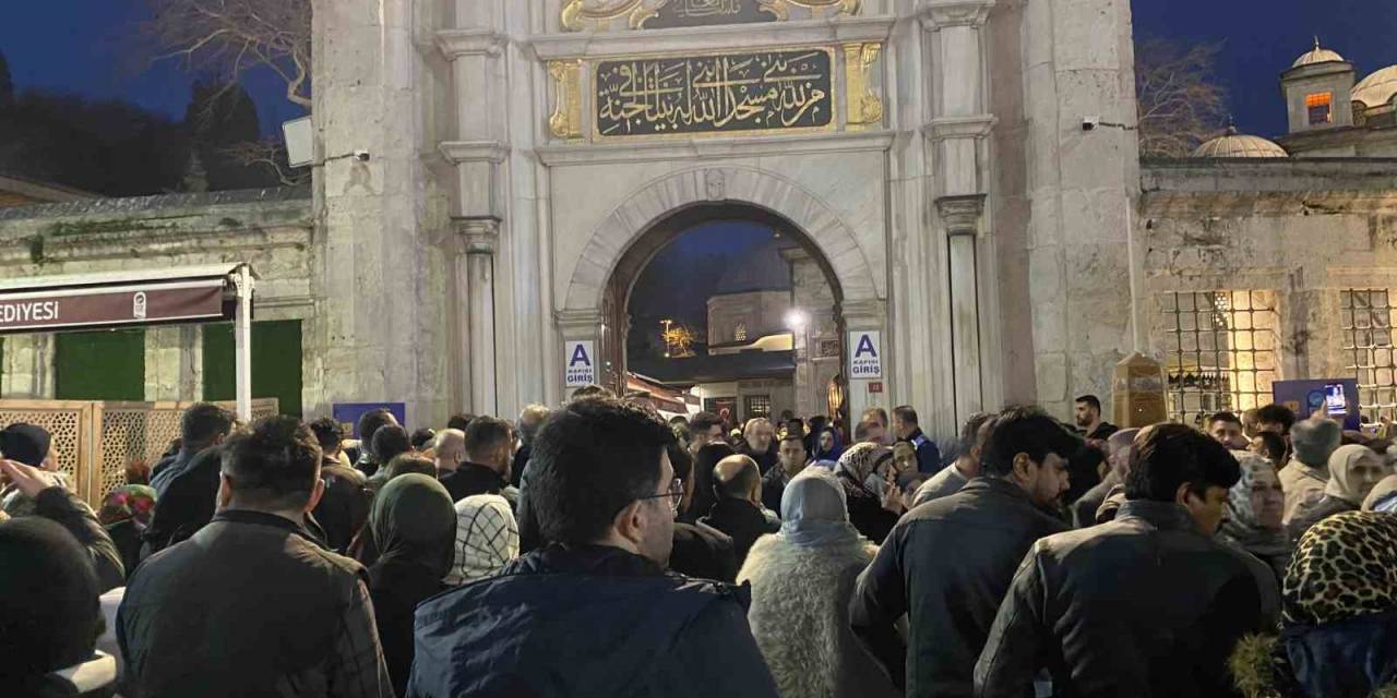 Berat Kandili’nde Eyüpsultan’a Ziyaret