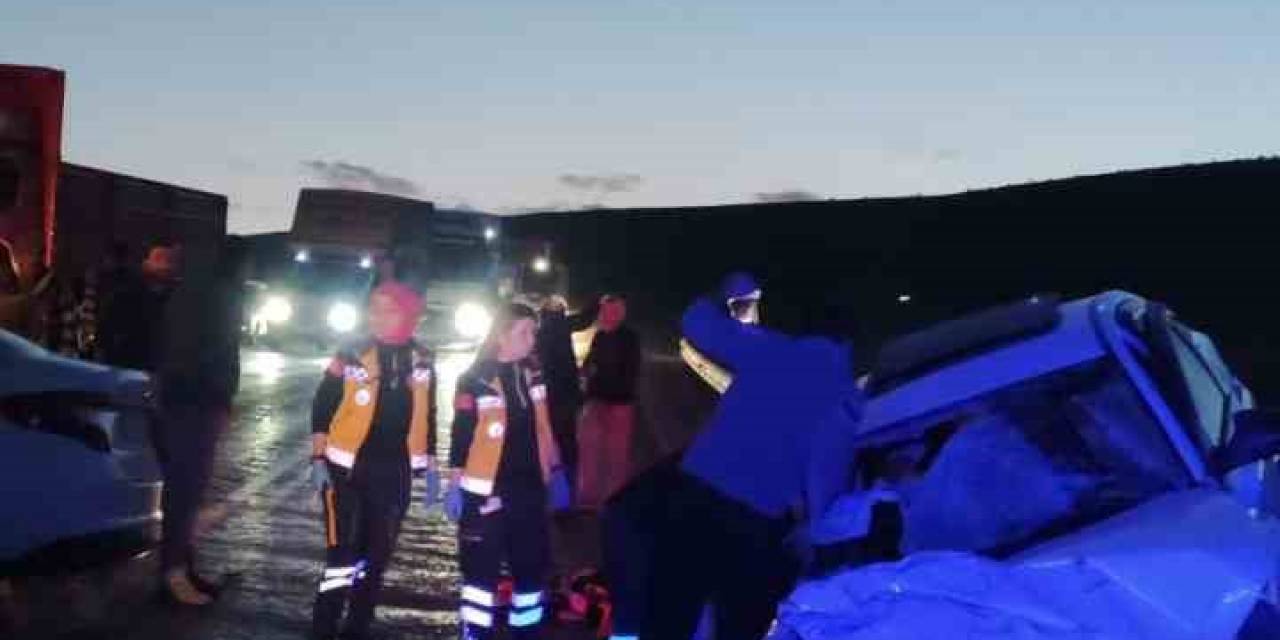 Ankara’da Mezarlık Ziyareti Dönüşü Kazada Anne Ve Oğlu Hayatını Kaybetti