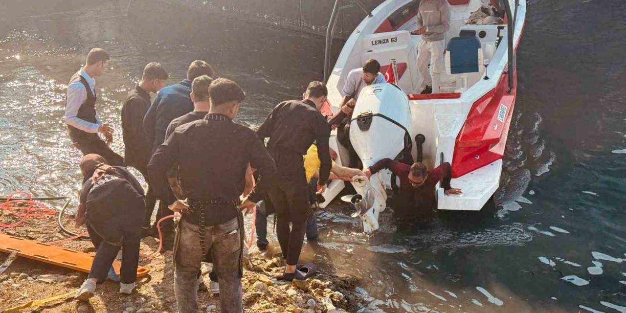 Fırat Nehri’ne Atlayan Kadını Vatandaşlar Kurtardı