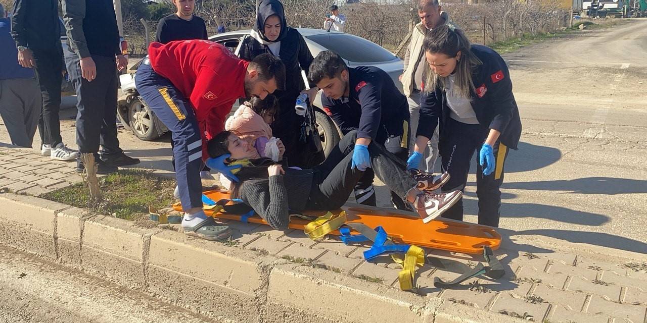 Otomobil İle Kamyonet Çarpıştı: 2 Yaralı