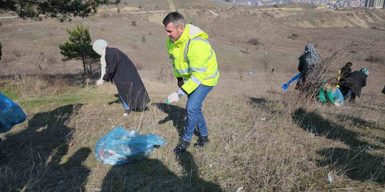 Çevreci Belediye Başkan Adayı Doğada Çöp Topladı