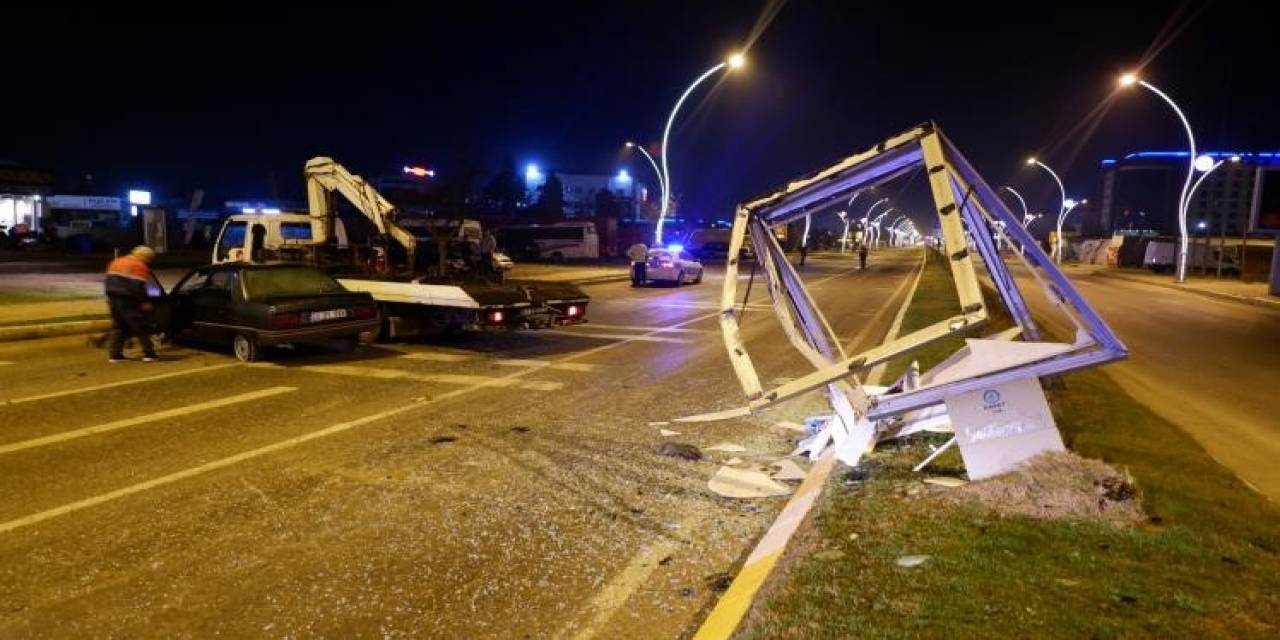 Alkollü Sürücünün Aracının Karşı Şeride Uçtuğu Anlar Kamerada