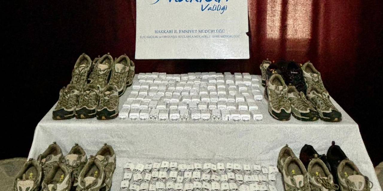 Hakkari’de Kaçak 13 Kilo Altın Ve 17 Kilo Uyuşturucu Ele Geçirildi