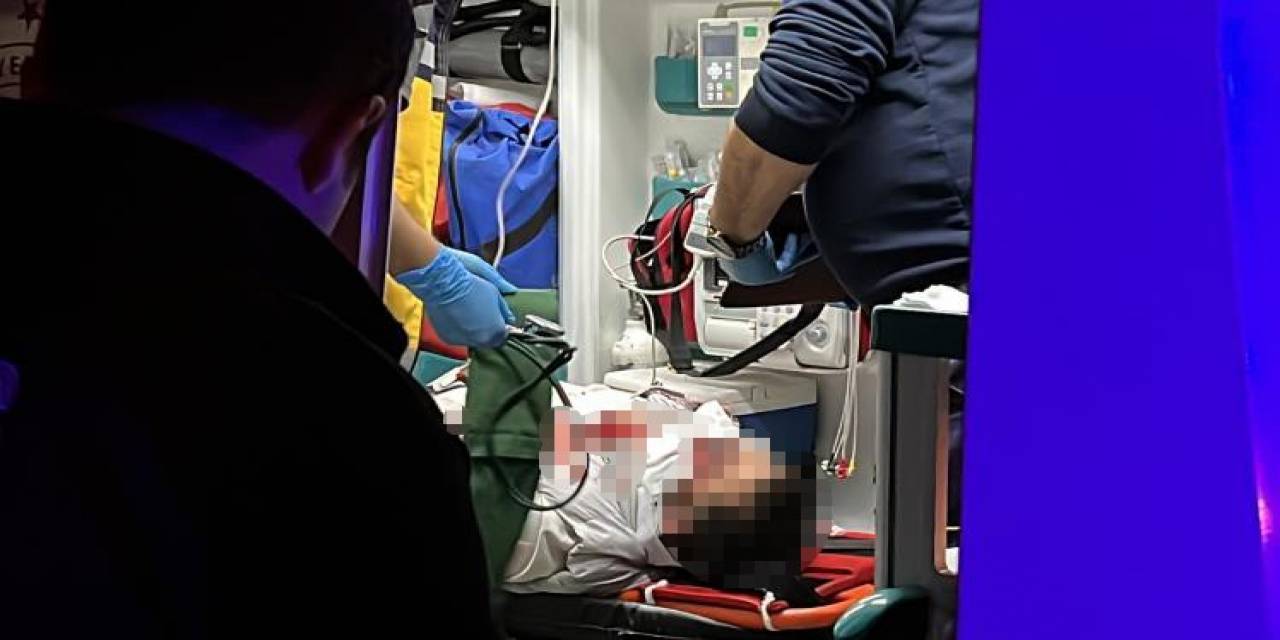 Trafikte Maganda Dehşeti: 3 Araca Çarptı, Kaçarken Kaza Yaptı