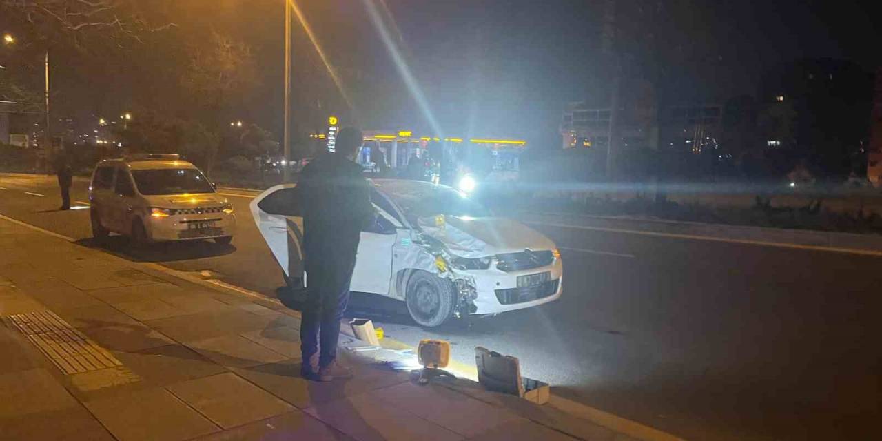 Ankara’da Otomobil Kaldırımdaki Yayalara Çarptı: 2 Ölü