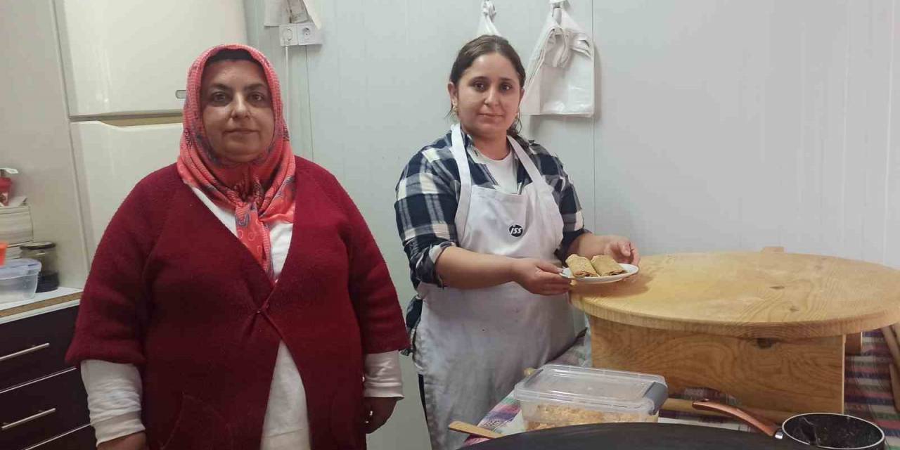 Depremde İş Yeri Yıkılan Abla-kardeş Konteyner İş Yerinde Hizmet Veriyor