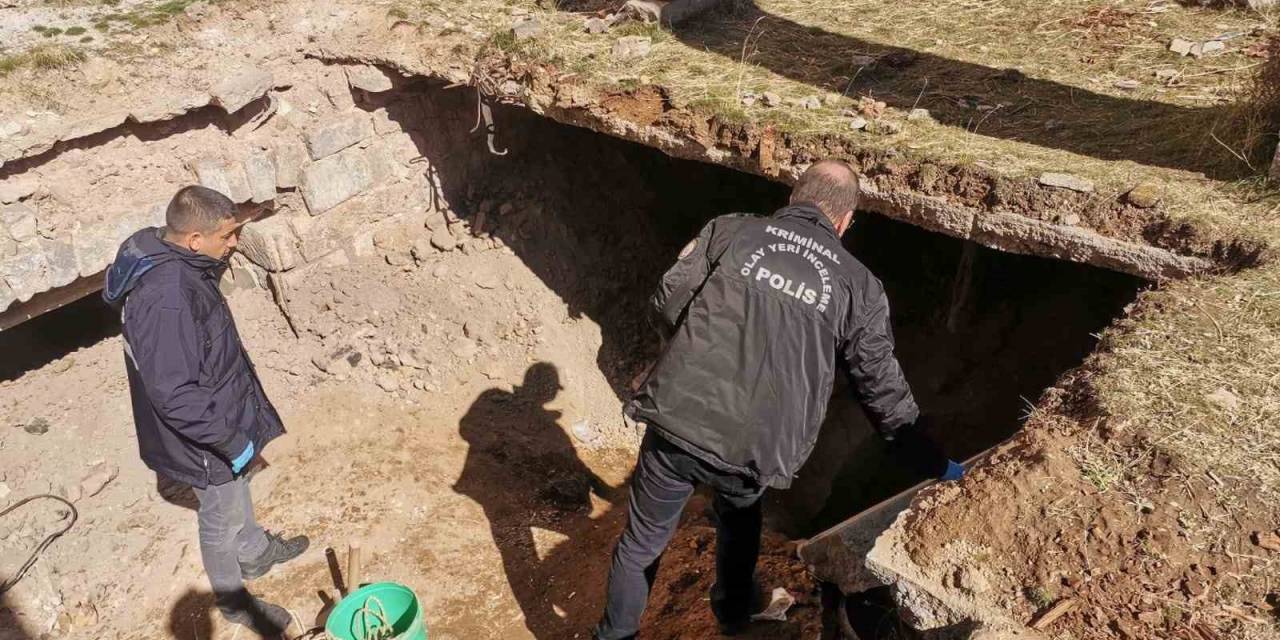 Tarihi Kilisede Define Arayan 3 Kişi Suçüstü Yakalandı