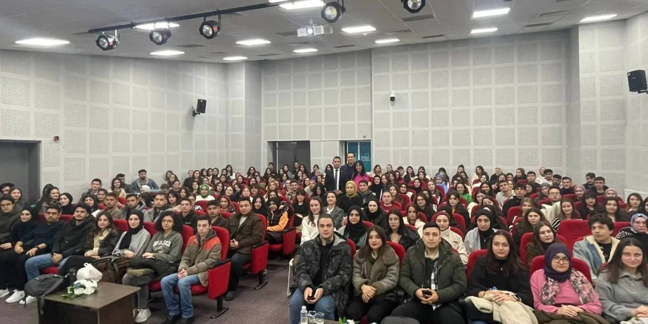 Kütahya’da ’iş Arama Becerileri’ Konferansı