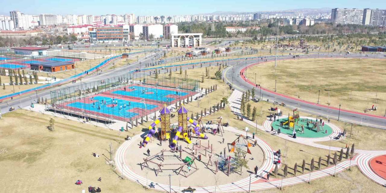 Kayserililer, ‘Millet Bahçesi’ni Sevdi