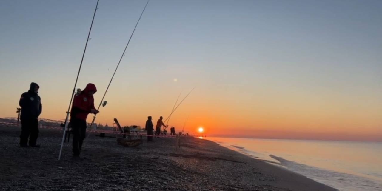 Balık Avı Tutkunları En Çok Balığı Tutmak İçin Yarıştı
