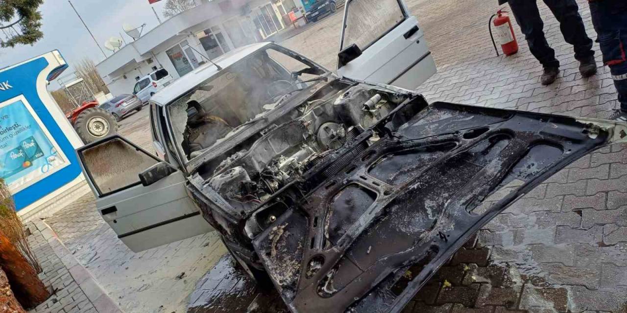 Otomobilde Çıkan Yangını İtfaiye Söndürdü