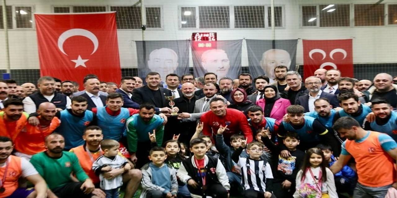 Başkan Çolakbayrakdar, ‘Bölgeler Arası Futbol Turnuvası’nın Final Maçını İzledi