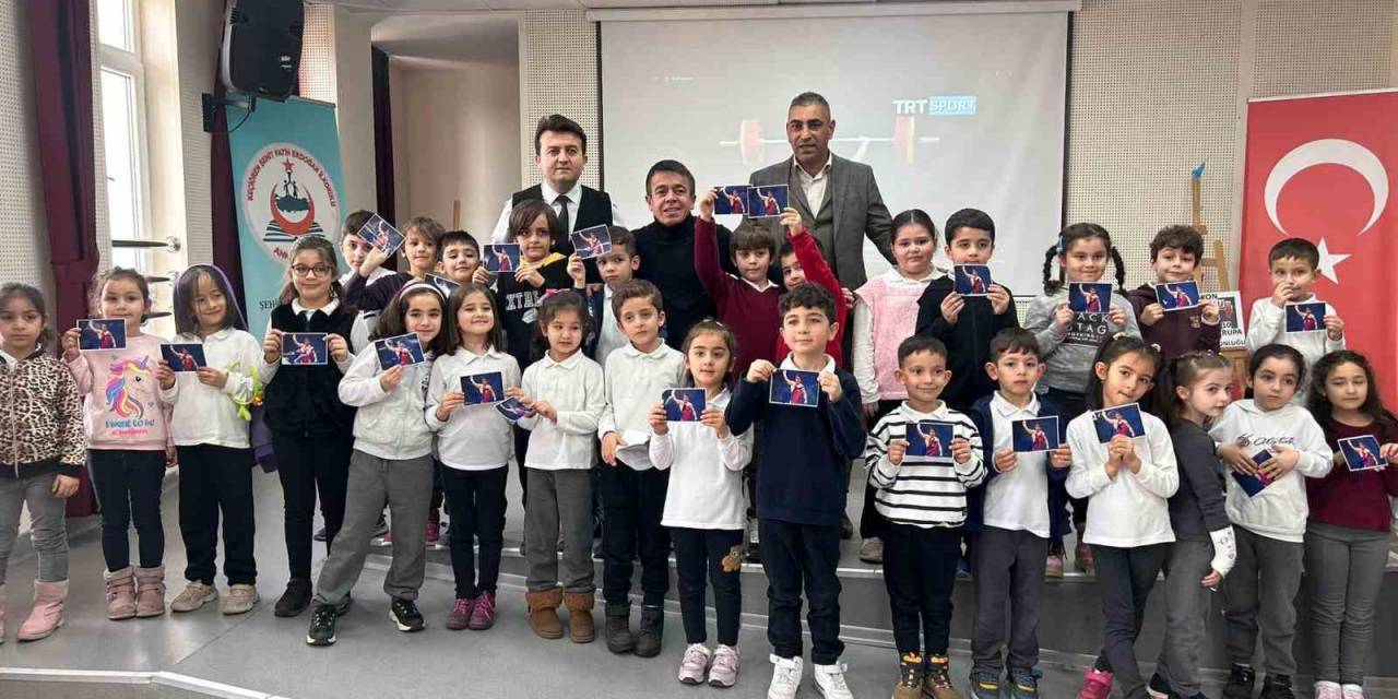 Milli Halterci Halil Mutlu’dan Miniklere Ziyaret
