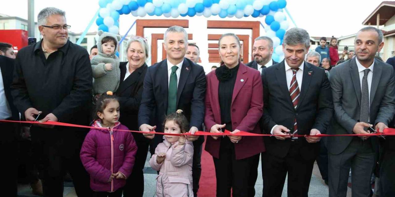 Kaşüstü Mahallesi Denizle Buluştu