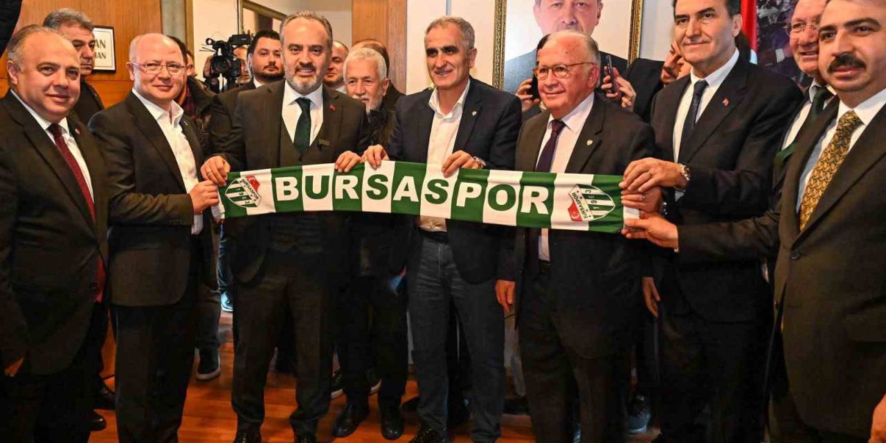 Bursa Belediye Başkanı Alinur Aktaş, Bursaspor’u Ziyaret Etti