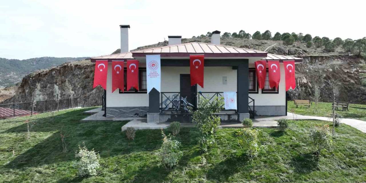 Şehit Özdemir’in Ailesine Evi Teslim Edildi