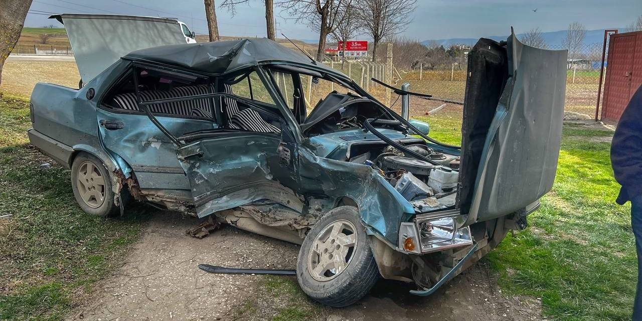 Kastamonu’da İki Otomobil Çarpıştı: 3 Yaralı